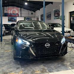 نيسان ألتيما